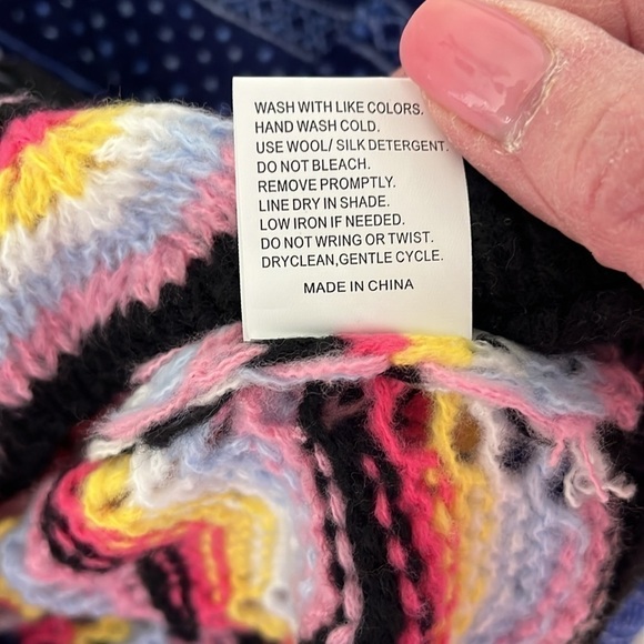 Women’s Black, Pink, Blue Knitted Cardigan Size Large NWOT - Picture 8 of 8